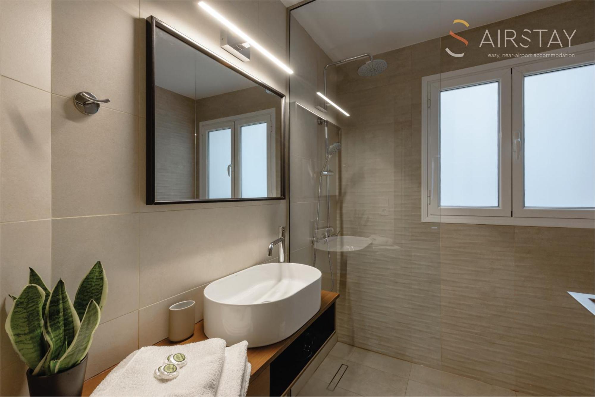 Akali Apartment Airport By Airstay Spáta Esterno foto